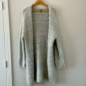 Fuzzy Silver Duster Sz: M/L